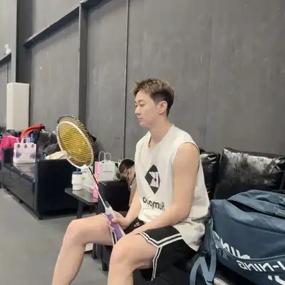 梁泽